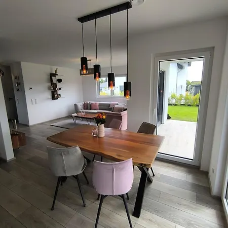 Vulkaneifel -modern -familienfreundlich -terrasse -doppelgarage -ruhiger Lage Darscheid