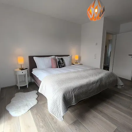 Vulkaneifel -modern -familienfreundlich -terrasse -doppelgarage -ruhiger Lage *