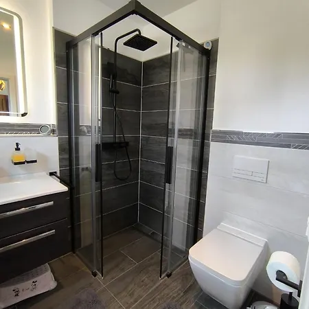 Vulkaneifel -modern -familienfreundlich -terrasse -doppelgarage -ruhiger Lage וילה *