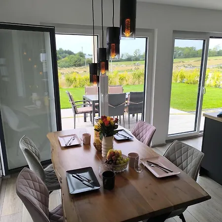 Vulkaneifel -modern -familienfreundlich -terrasse -doppelgarage -ruhiger Lage * Darscheid