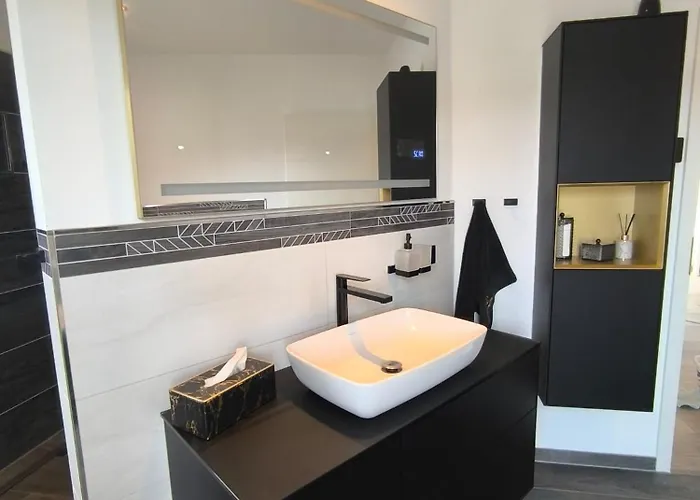 Vulkaneifel -modern -familienfreundlich -terrasse -doppelgarage -ruhiger Lage Villa Darscheid