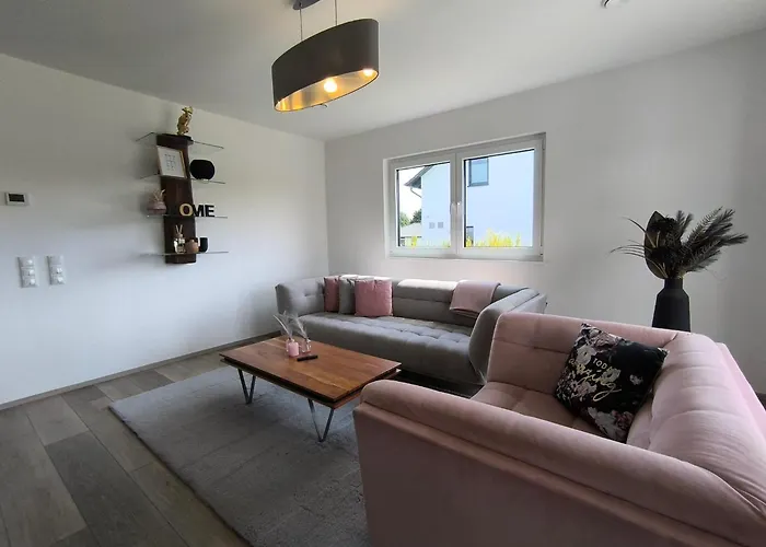 Vulkaneifel -modern -familienfreundlich -terrasse -doppelgarage -ruhiger Lage Villa