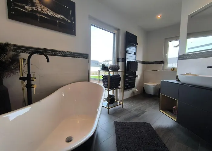 Vulkaneifel -modern -familienfreundlich -terrasse -doppelgarage -ruhiger Lage * Darscheid